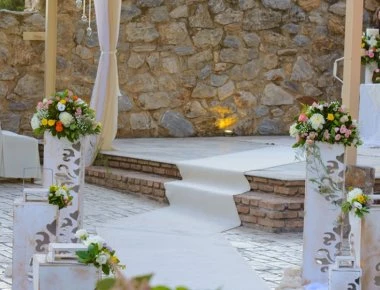 Φωτογραφίες και λεπτομέρειες από τον παραμυθένιο γάμο της Αλεξάνδρας Οικονόμου